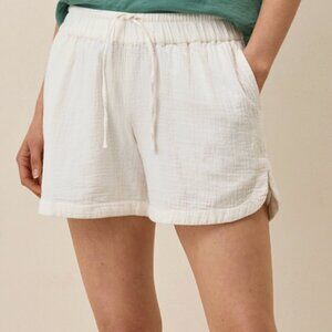 Pact Organic Coastal Double Gauze Curved Hem Short in Sea Salt, size M